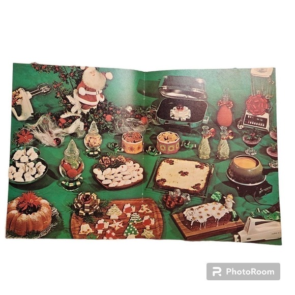 Festive Traditions 1969 Wisconsin Light & Power Company Cookbook Christmas - Picture 3 of 7